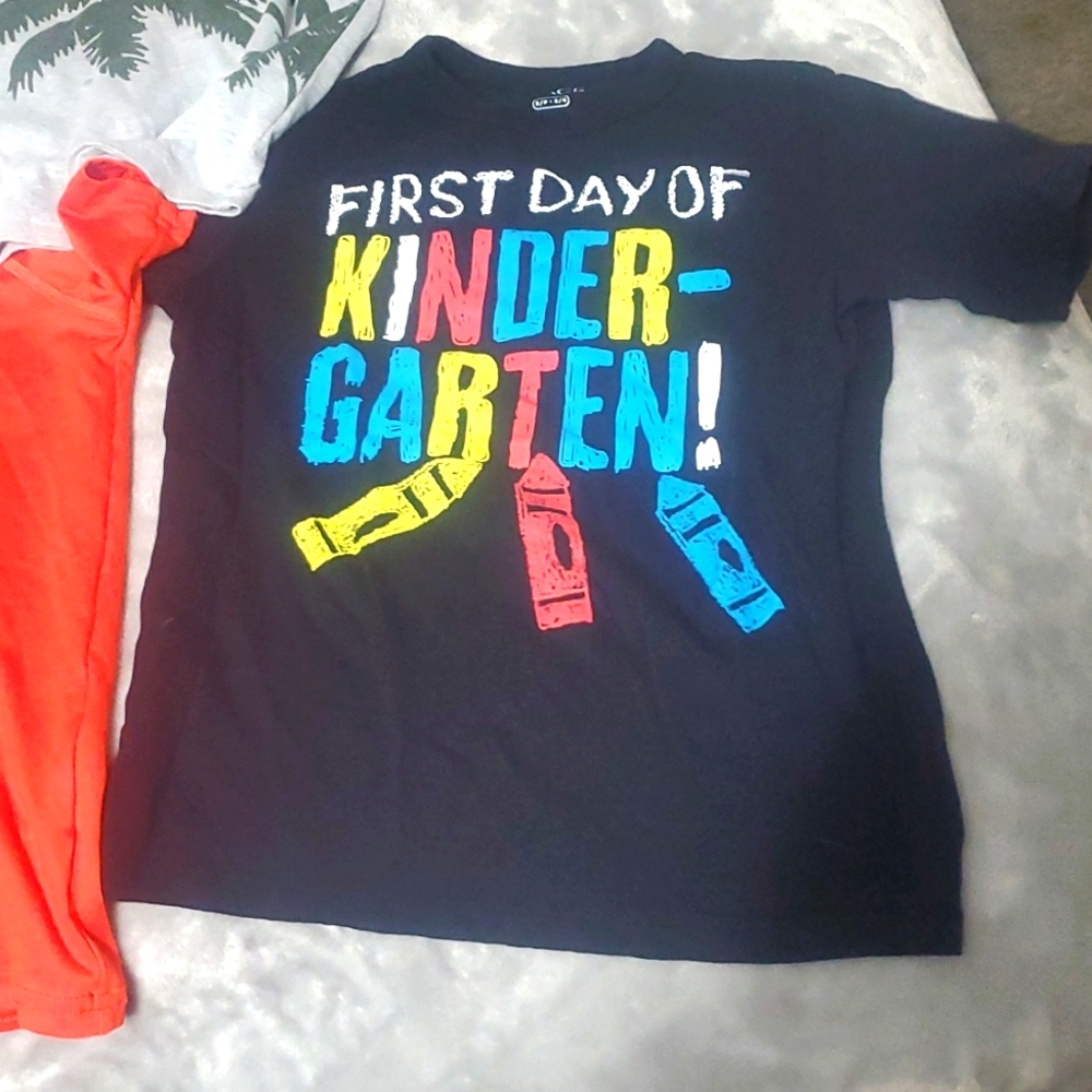 Lot of 9 tops boys size 5T 5/6 - Picture 3 of 6
